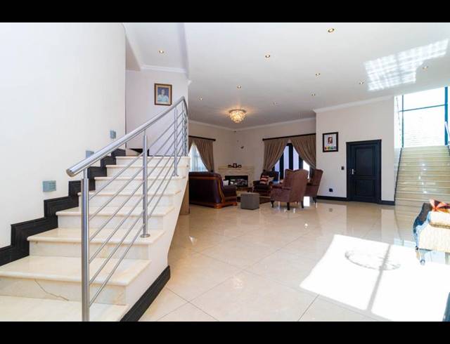 5 BEDROOM HOUSE FOR SALE IN WATERFALL